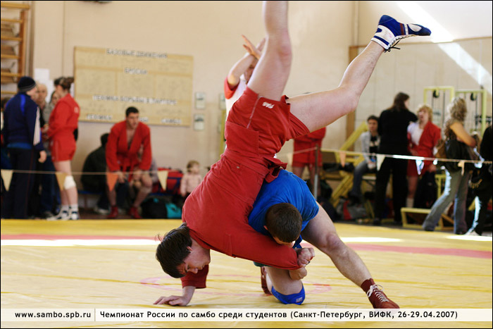 САМБО, фото: www.sambo.spb.ru. Чемпионат России по самбо среди студентов (мужчины, женщины). Санкт-Петербург, ВИФК, 26-29 апреля 2007 года.